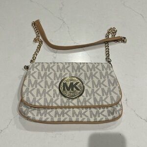 ✨ Michael Kors CrossBody Purse ✨